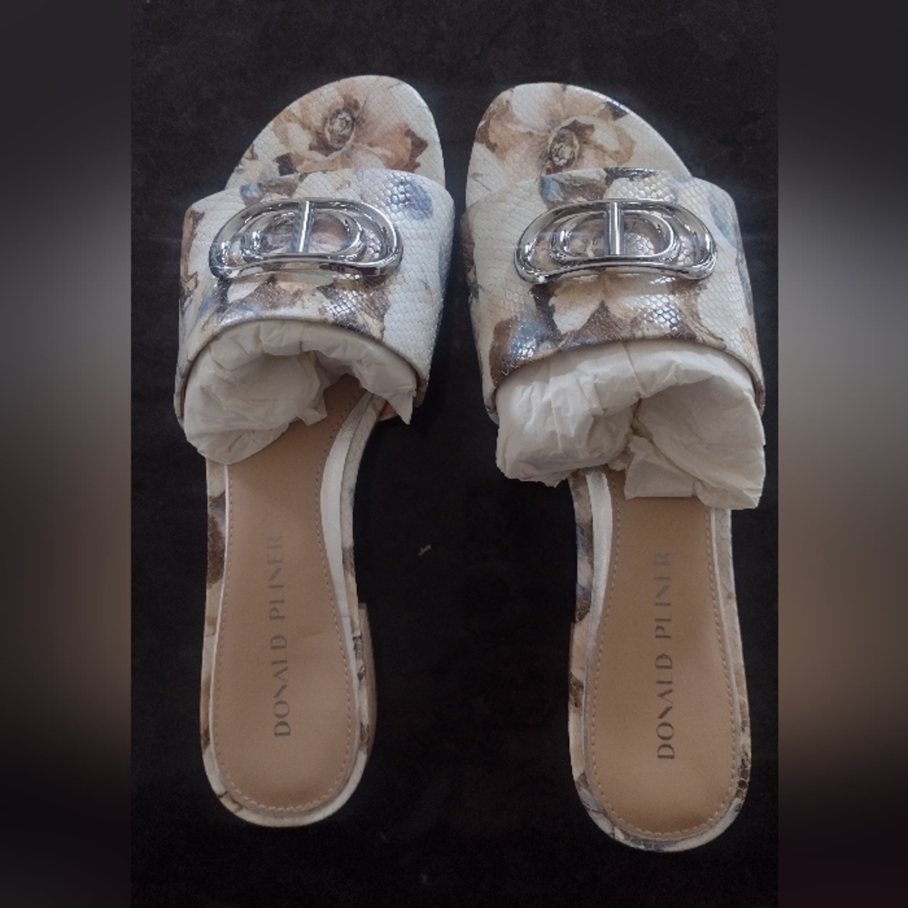 Donald J. Pliner Cream Floral Snakeskin Buckle Slide Sandals Women's Size 9 New